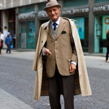 This looks like many an older man in Parma. Photo: http://images.thesartorialist.com/photos/9248VEOldMilanoWeb.jpg