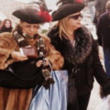 Furs and hats. Photo: http://www.interfaithramadan.com/2012/09/venice-carnival-tips-for-tourists.html